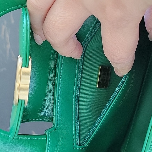 Chanel  newest  24A mini shopping bag - Picture 6 of 8